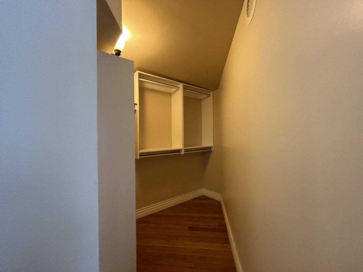 1088 Foster Street - Photo 5