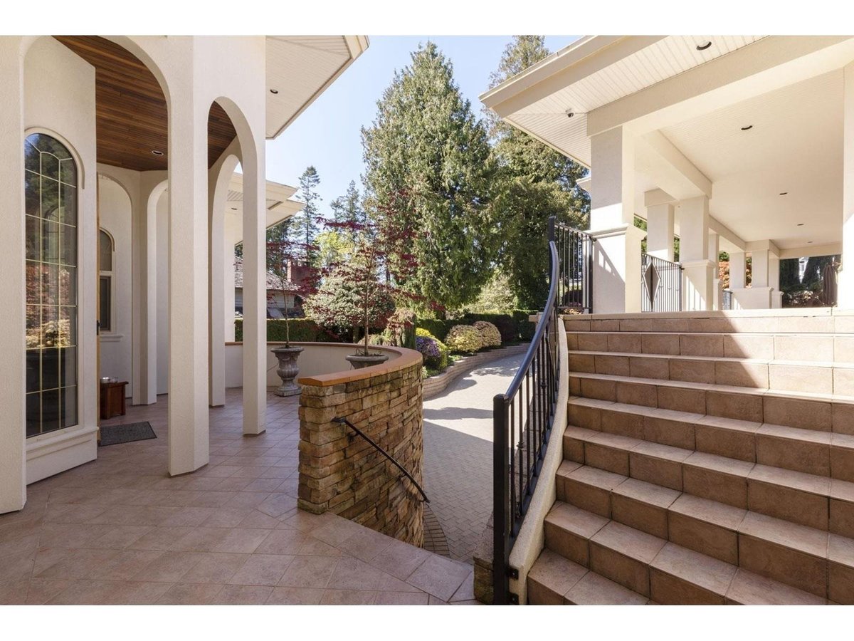 13464 13A AVENUE - Photo 8