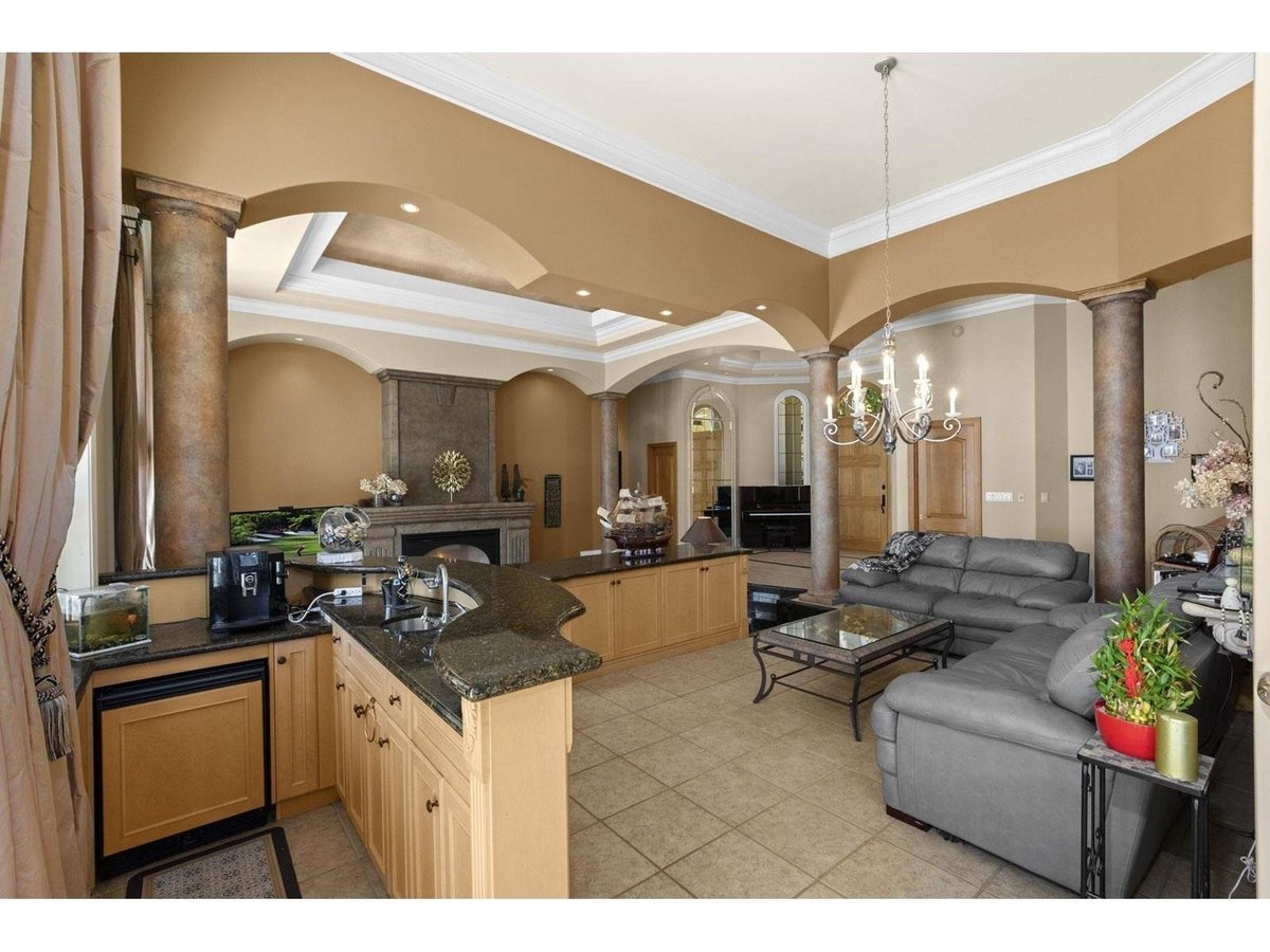 13464 13A AVENUE - Photo 11