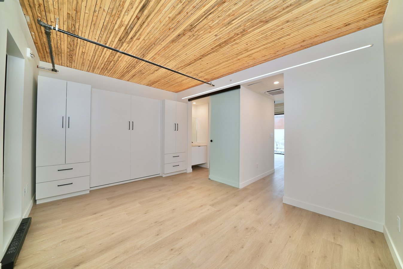 123 James Avenue - Photo 3