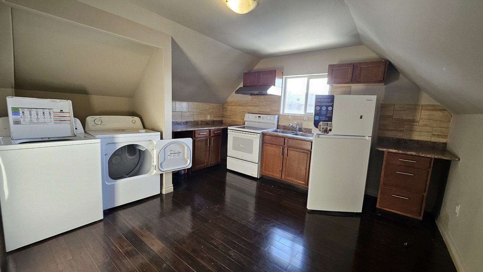 412 Elgin Avenue - Photo 1