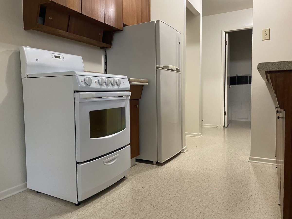 388 Wardlaw Avenue - Photo 2