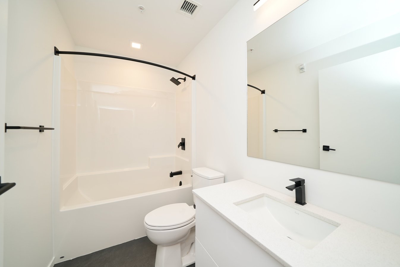 127 Bannatyne Avenue - Photo 7