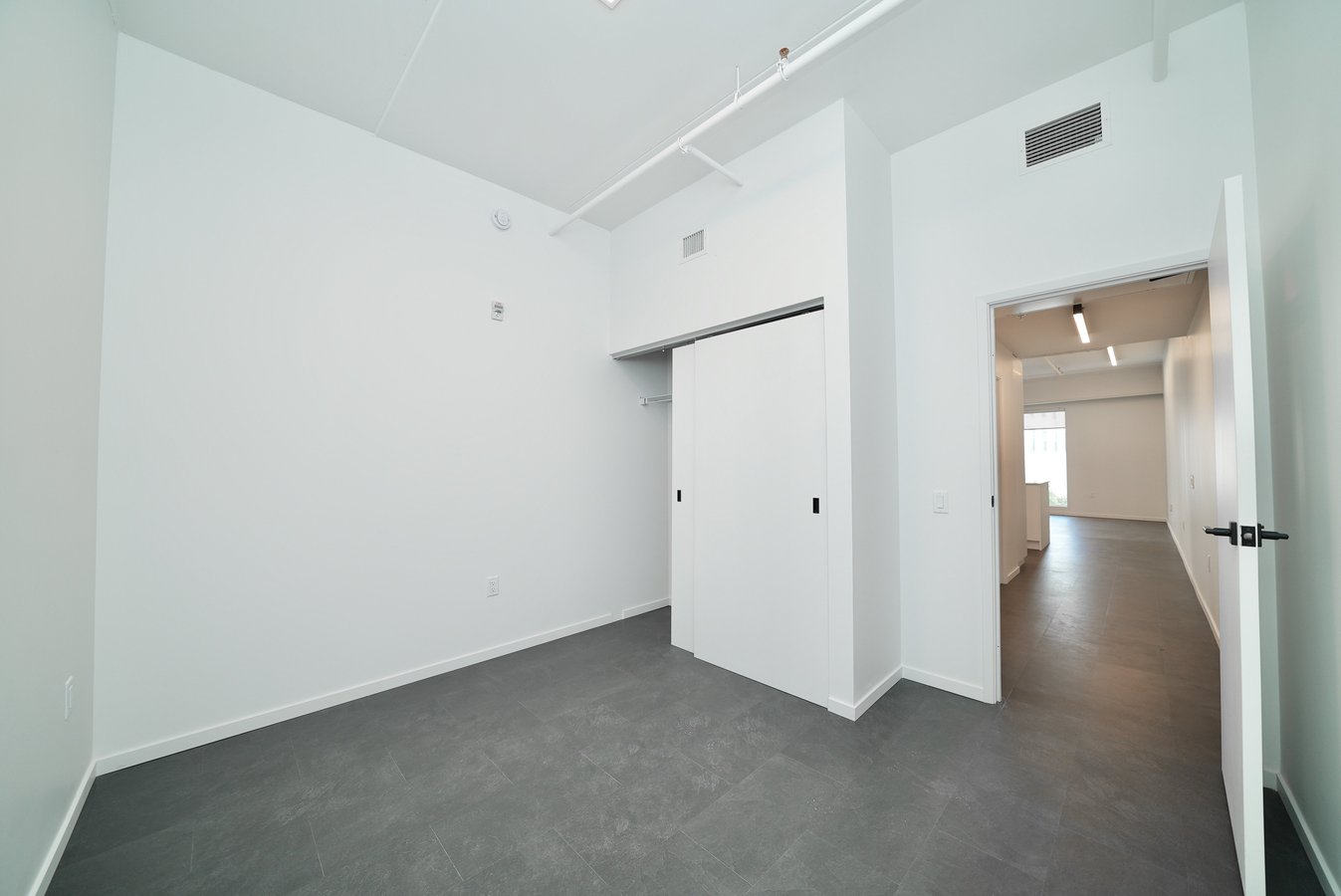 127 Bannatyne Avenue - Photo 6