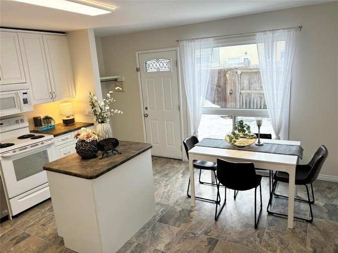 Nassau Street South - Photo 3