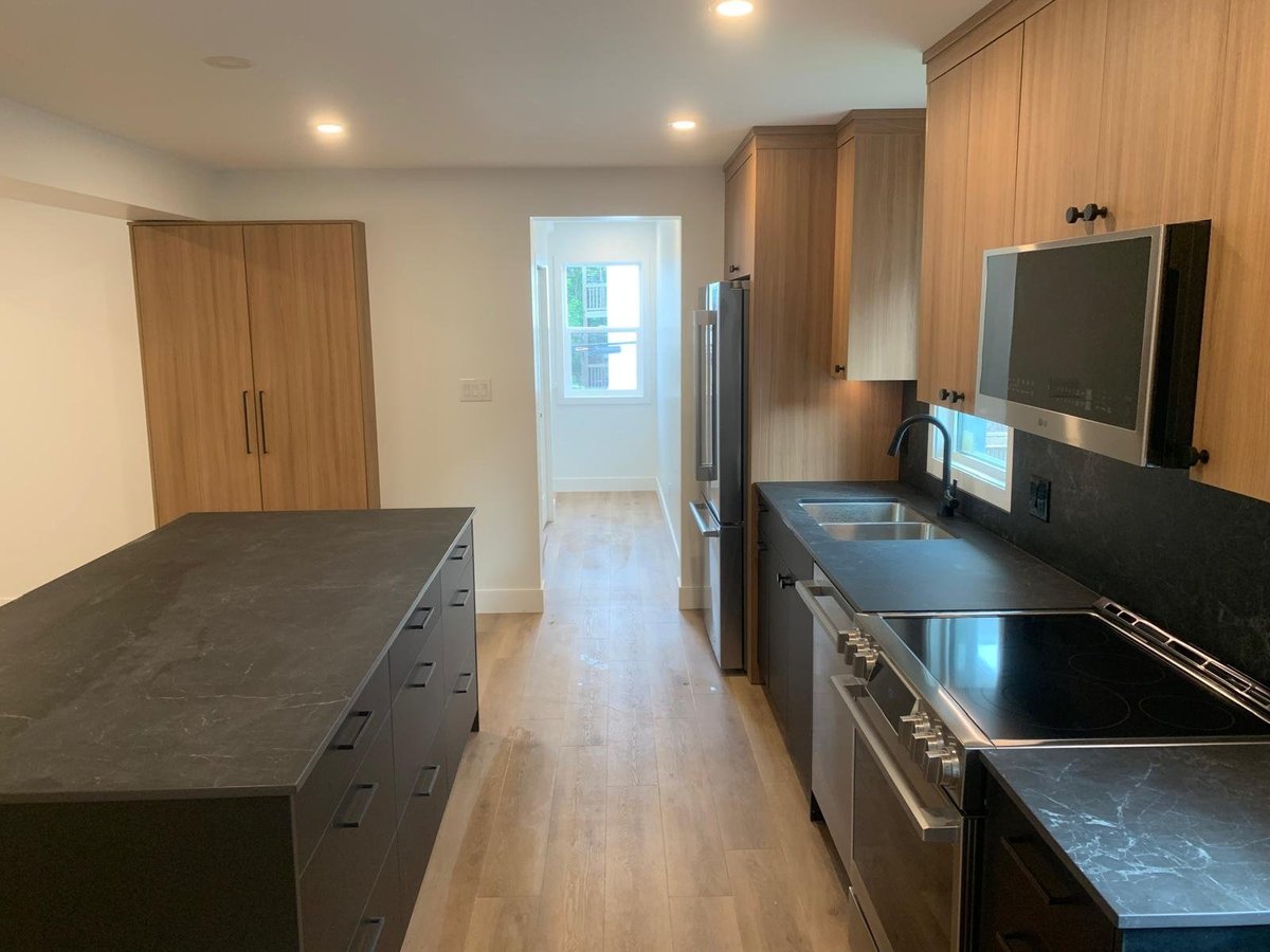 802 Grosvenor Avenue - Photo 3