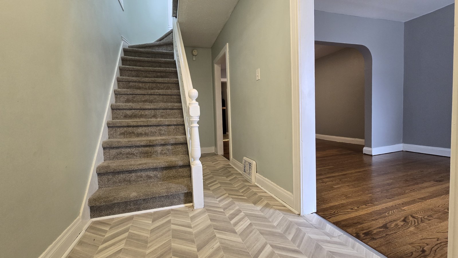 138 Arnold Avenue - Photo 4