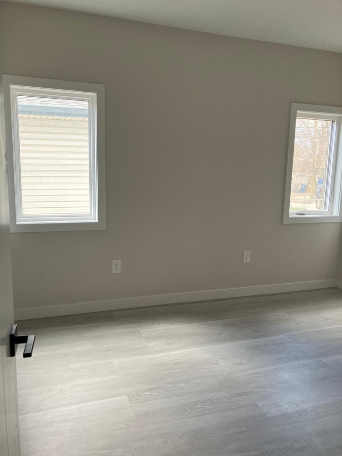 993 Elizabeth Road - Photo 2