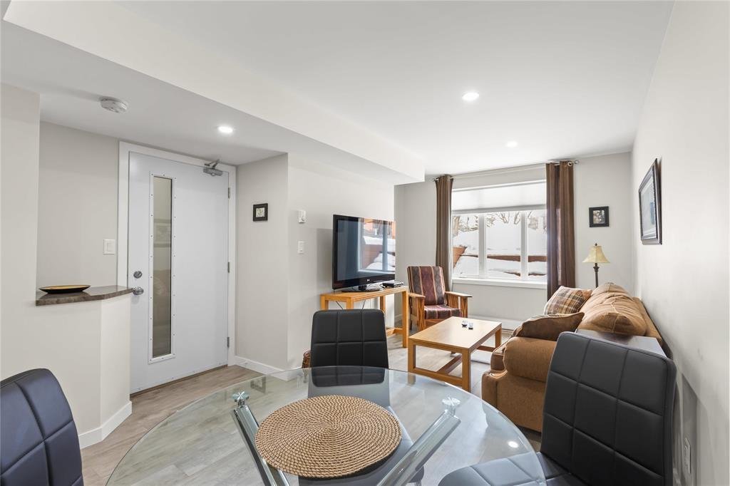 220 Dollard Boulevard - Photo 2