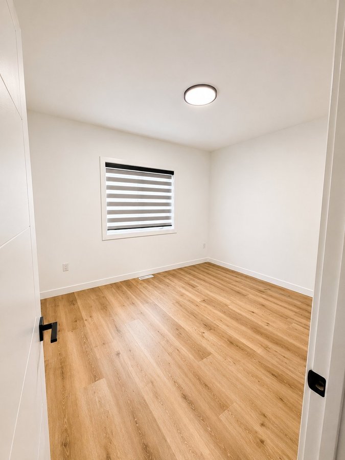 2007 William Avenue West - Photo 4