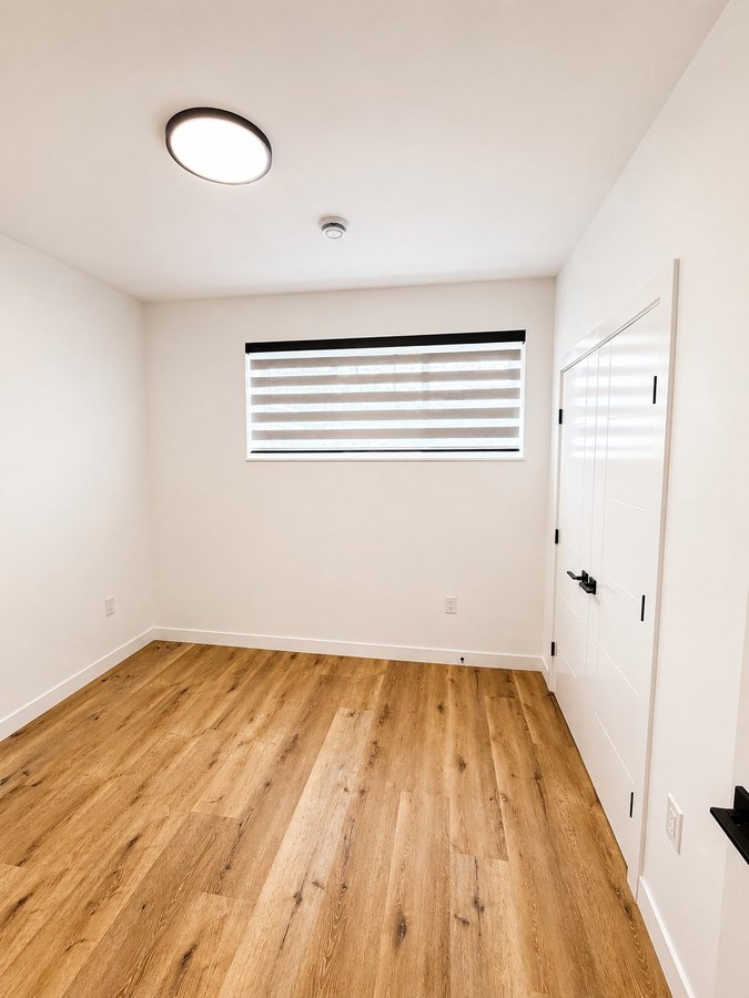 2007 William Avenue West - Photo 12