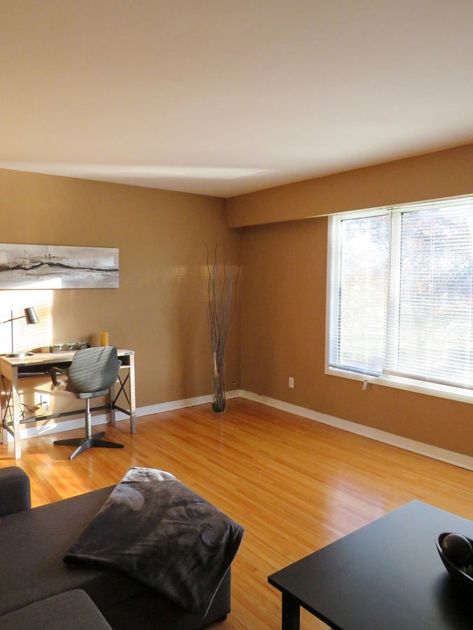 568 Kent Road - Photo 2