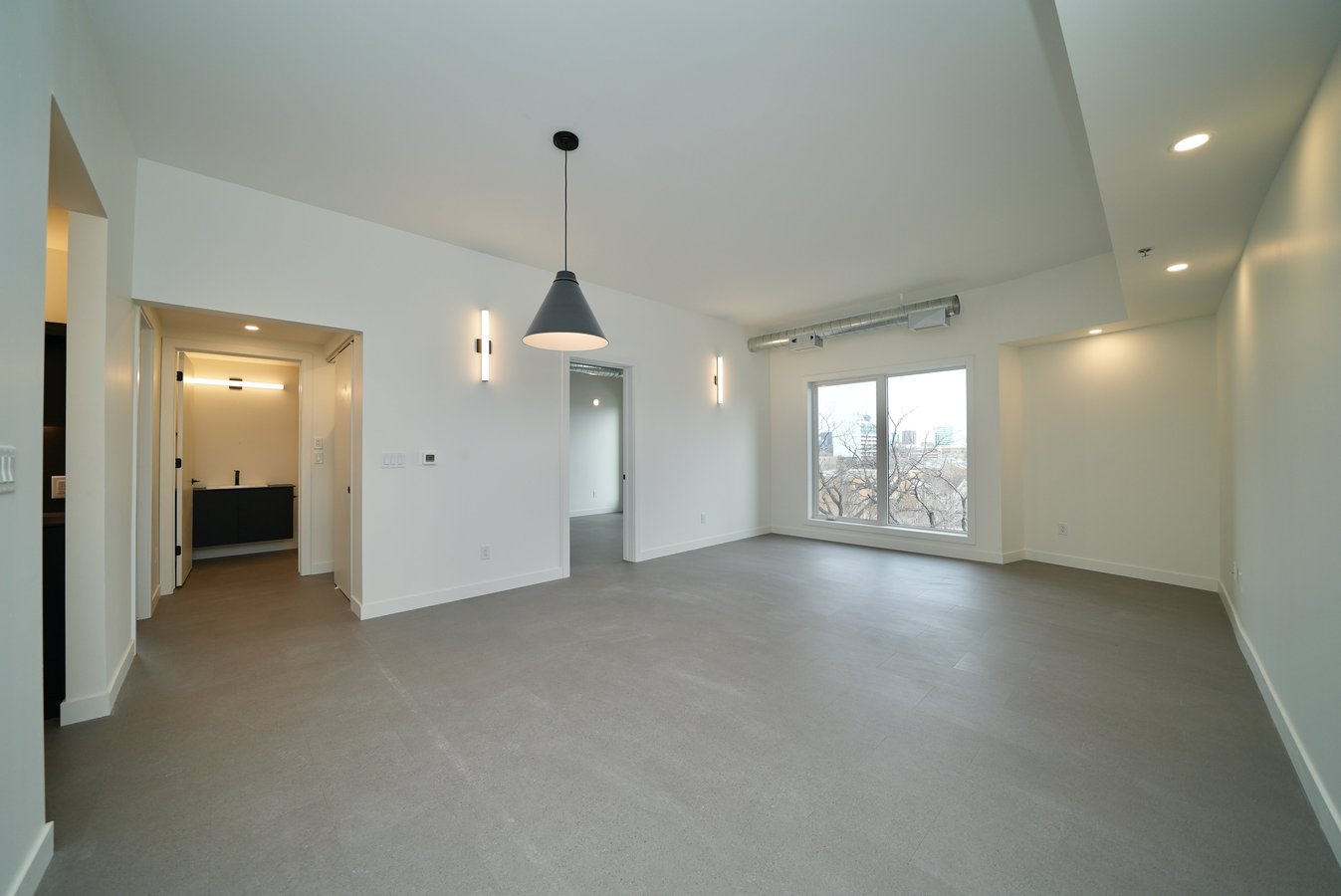198 Sherbrook Street - Photo 2