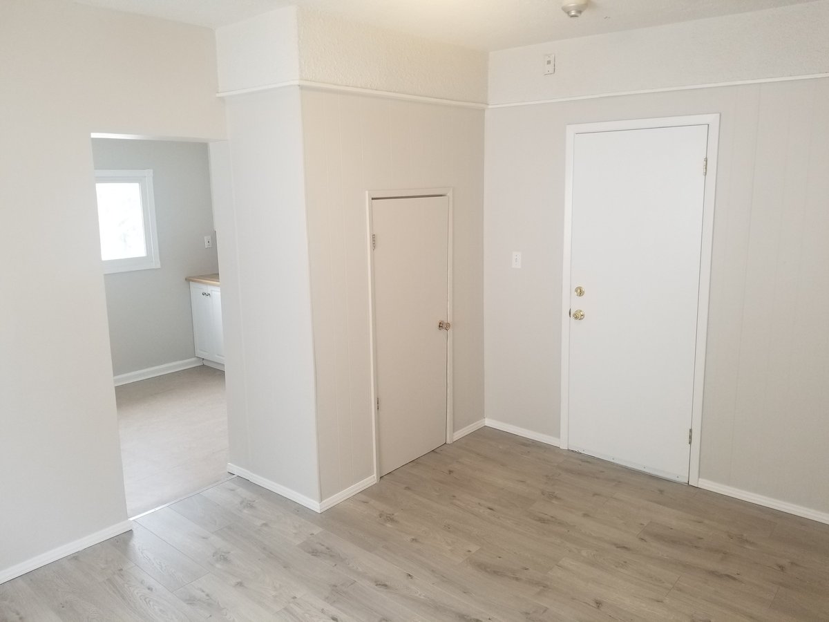 421 Furby Street - Photo 3
