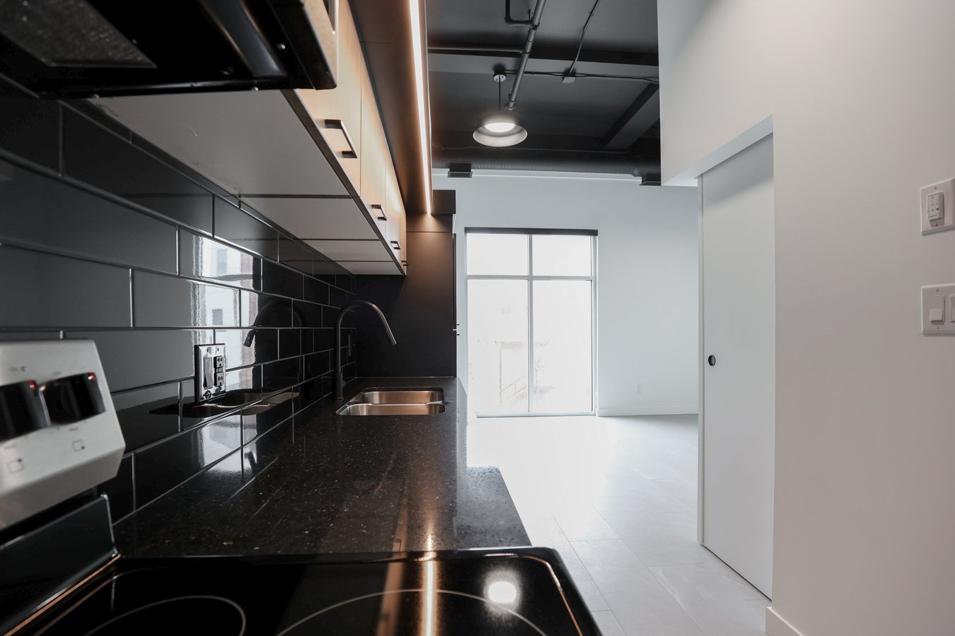710 Westminster Avenue - Photo 11