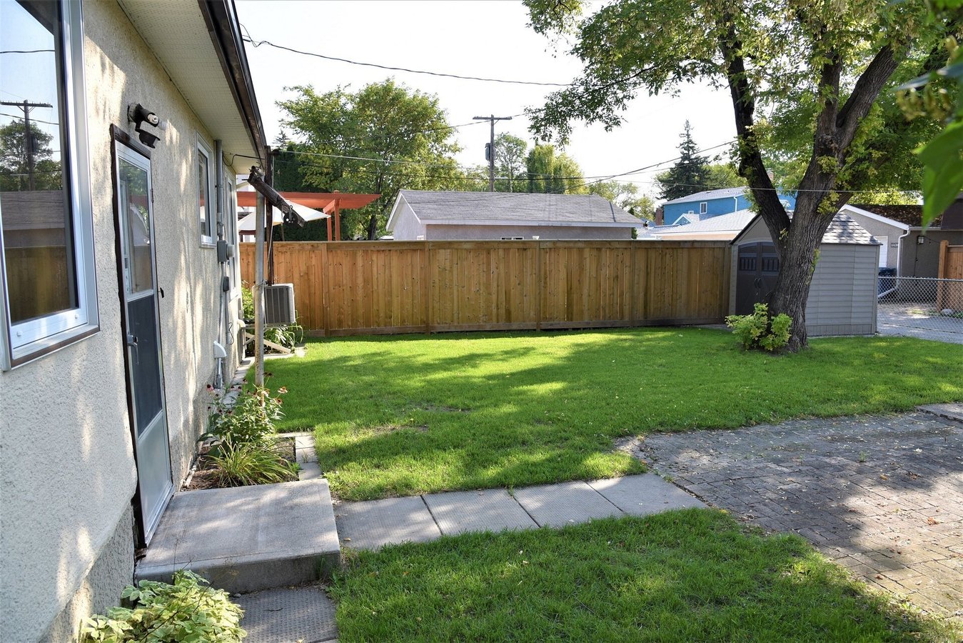 1192 Fleet Avenue - Photo 3