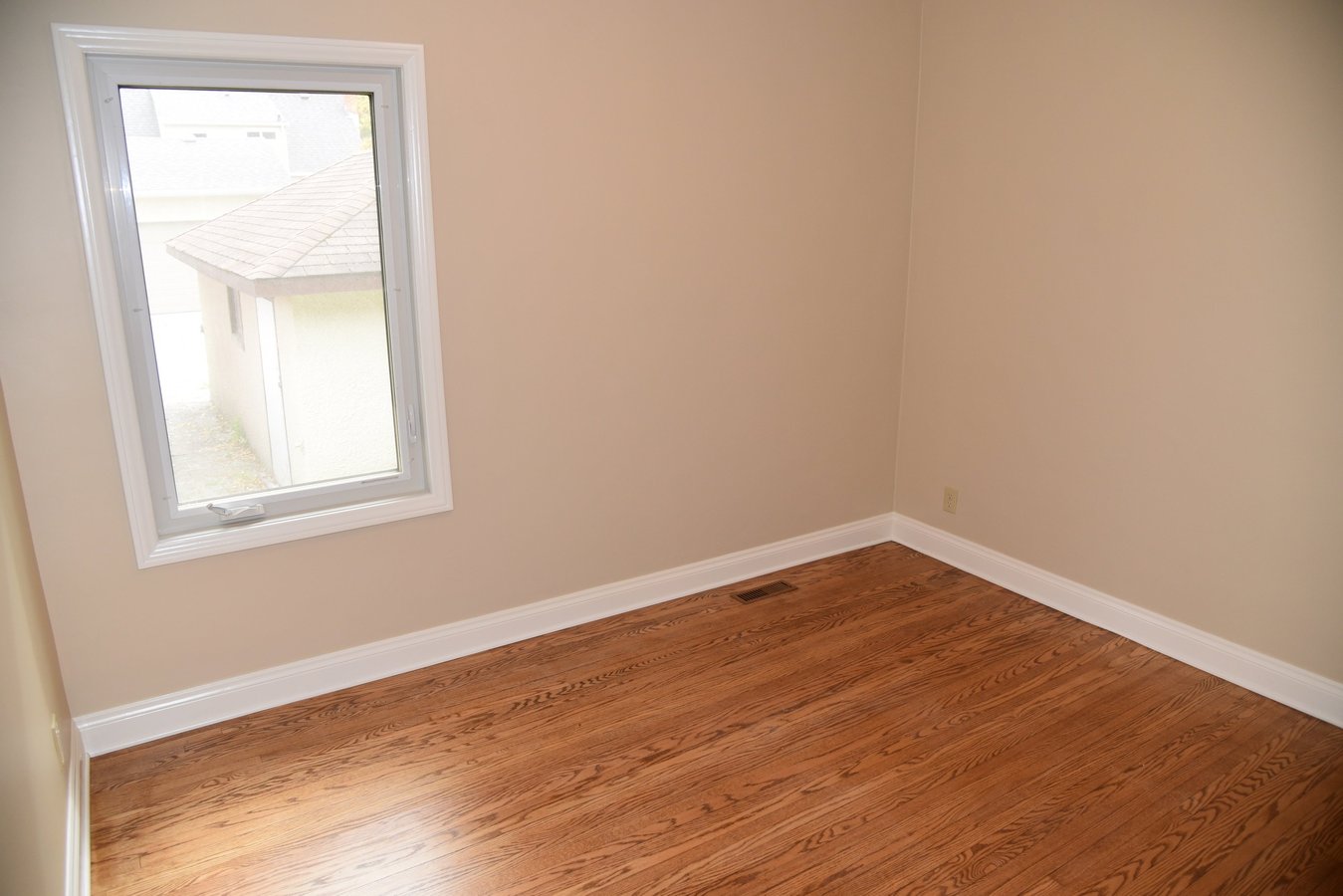 1192 Fleet Avenue - Photo 15