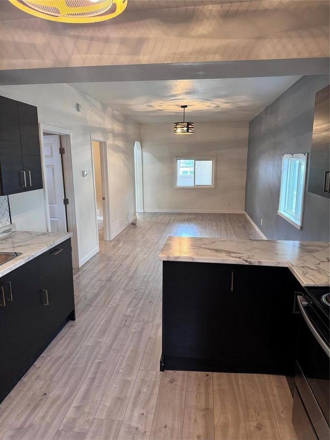 268 Martin Avenue West - Photo 7