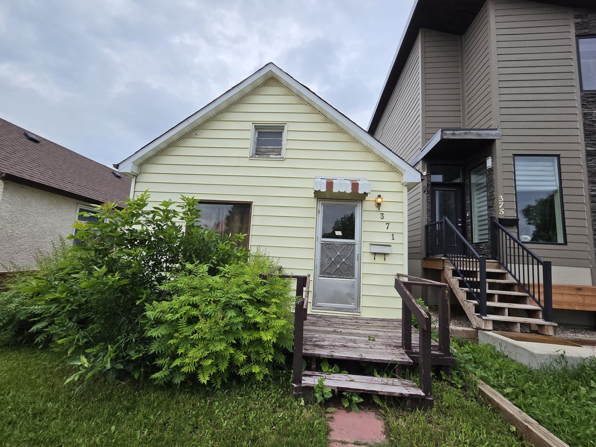 371 Riverton Avenue - Photo 1