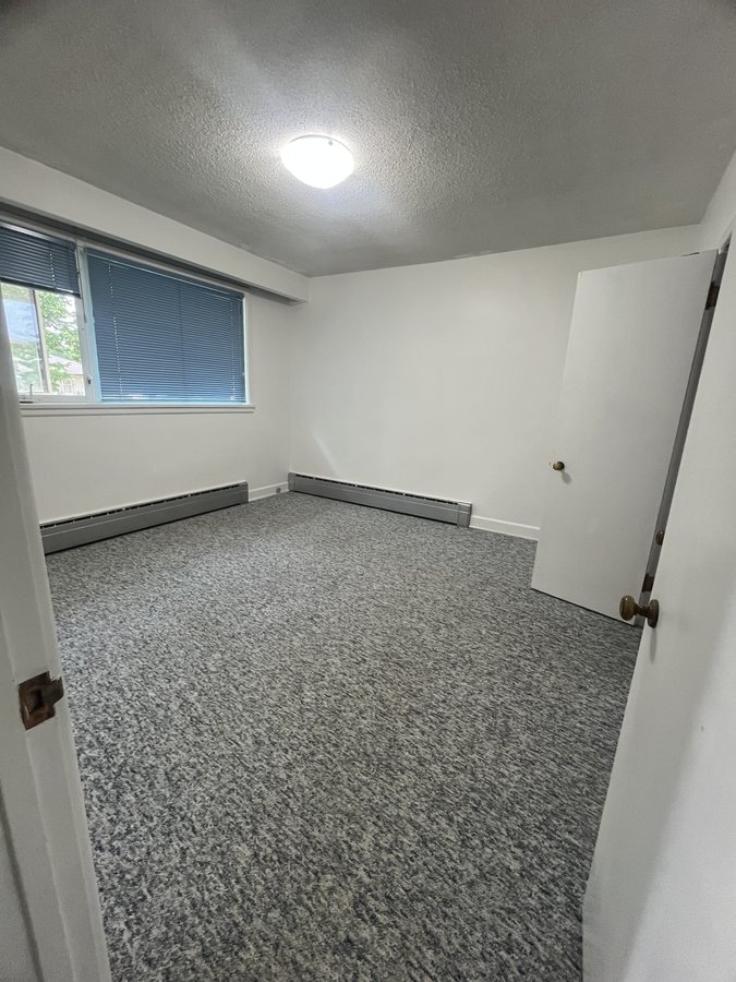 433 Regent Avenue West - Photo 4