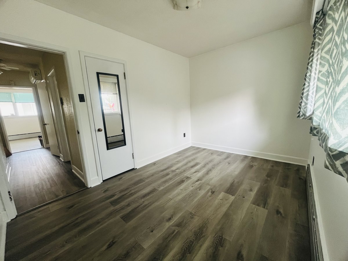 433 Regent Avenue West - Photo 5