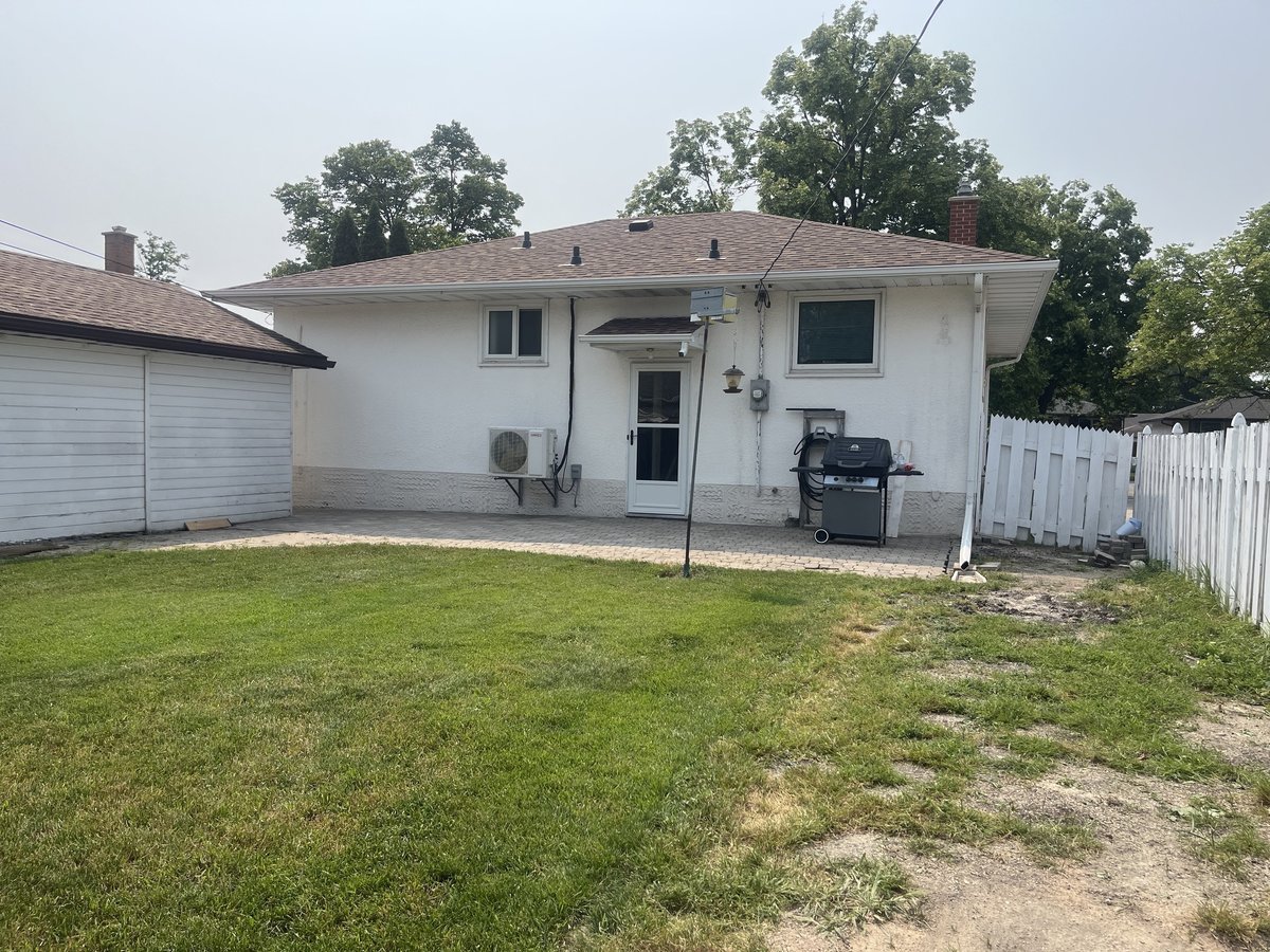 433 Regent Avenue West - Photo 11