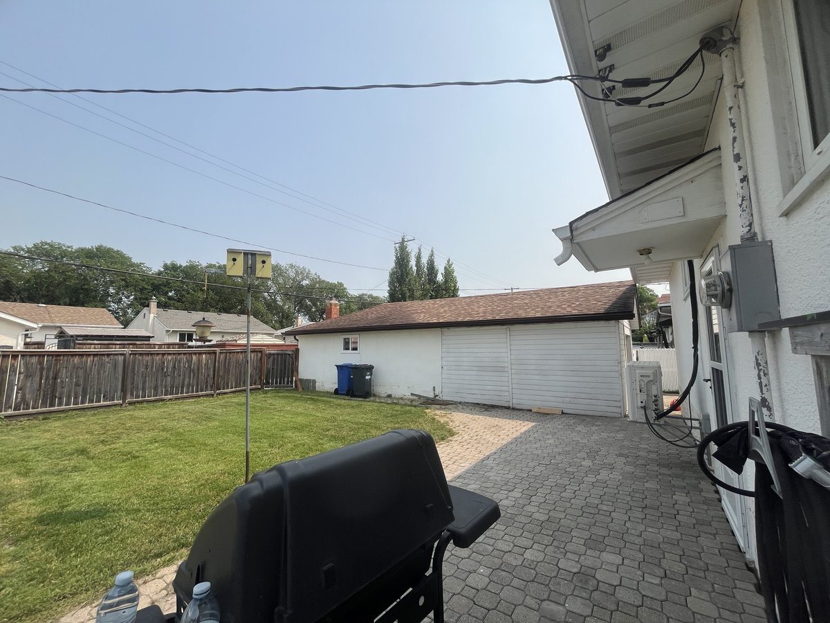 433 Regent Avenue West - Photo 13