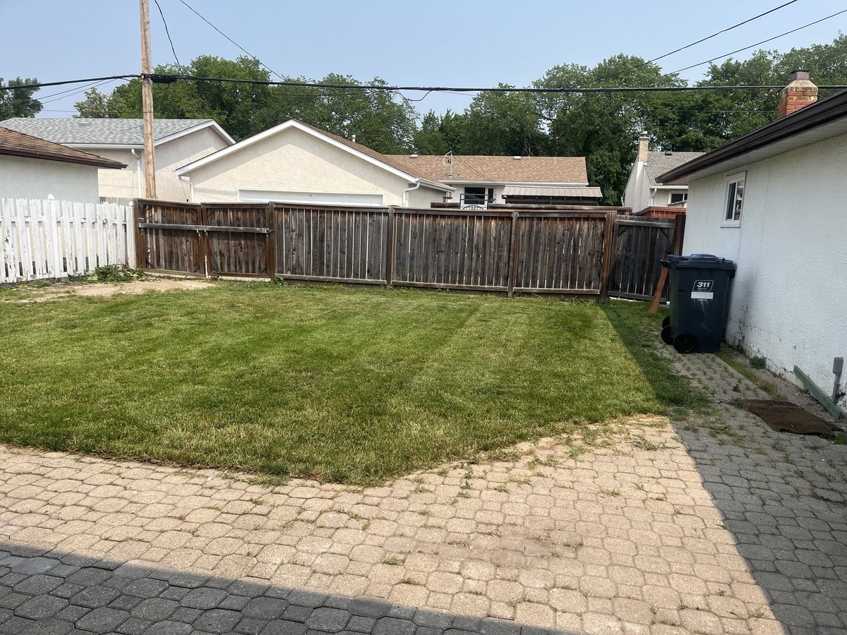 433 Regent Avenue West - Photo 12