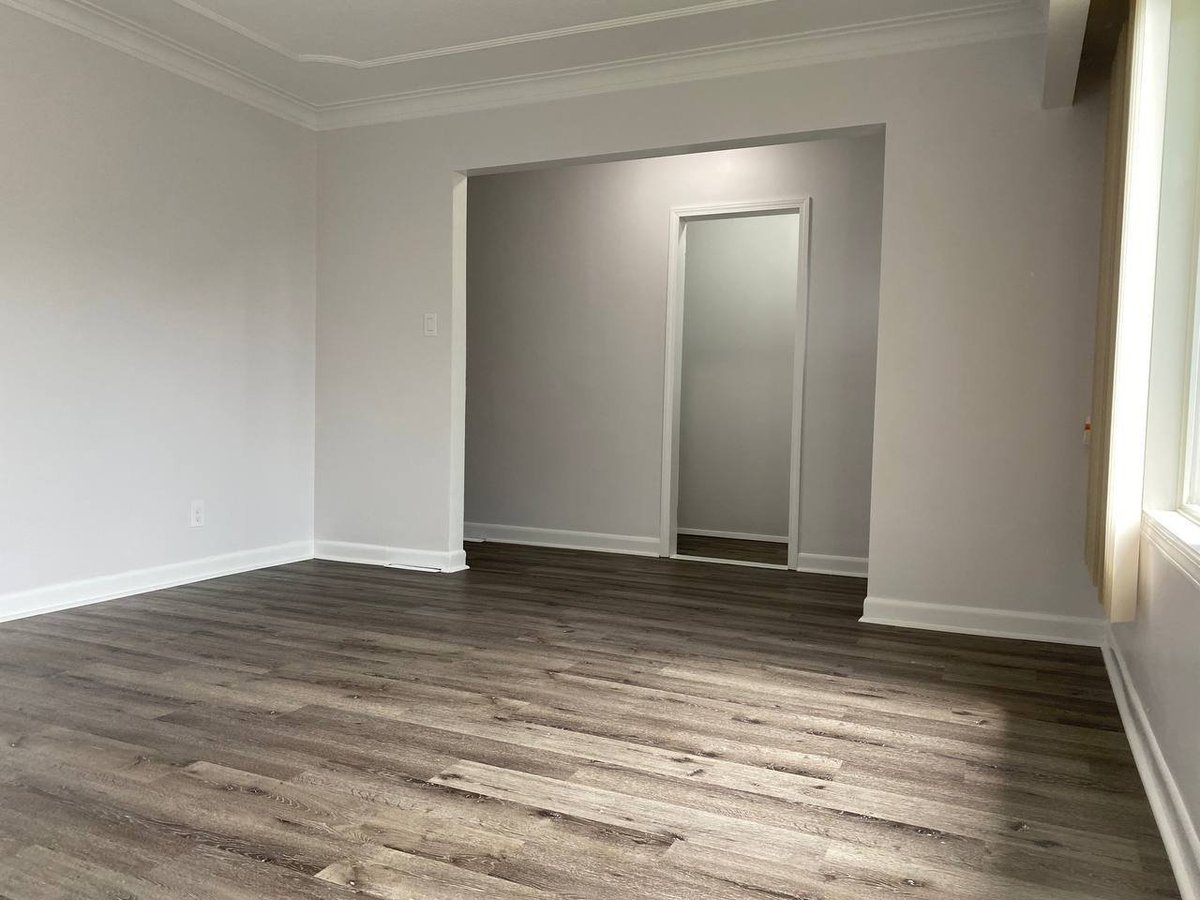 902 Burnell Street - Photo 2
