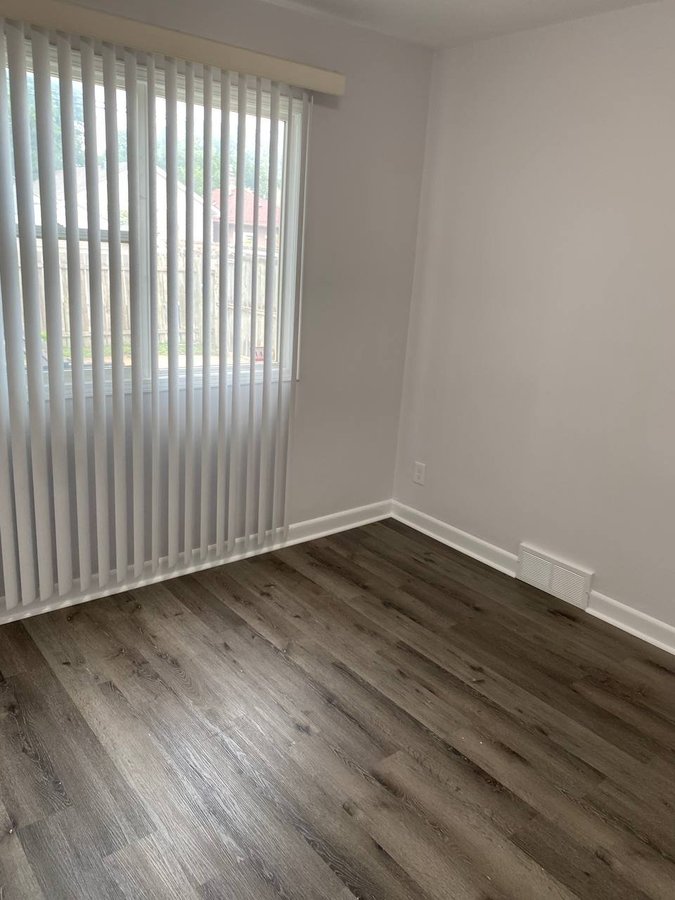 902 Burnell Street - Photo 12