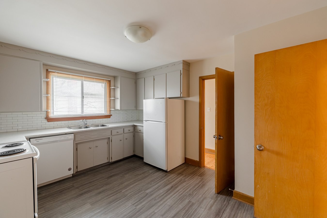 407 Semple Avenue - Photo 3