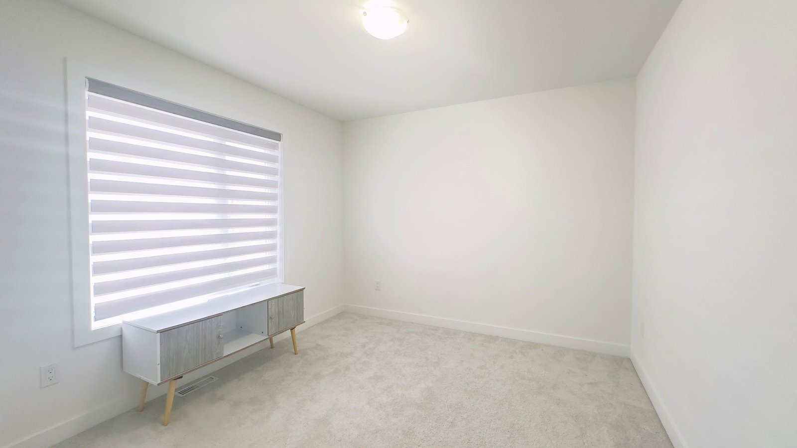 1602 Ravelston Avenue West - Photo 9