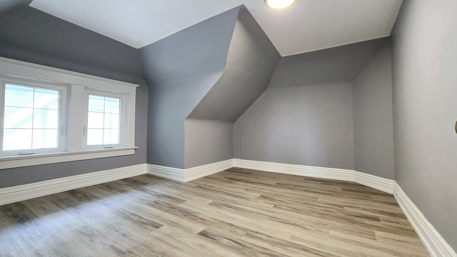 999 Grosvenor Avenue - Photo 4