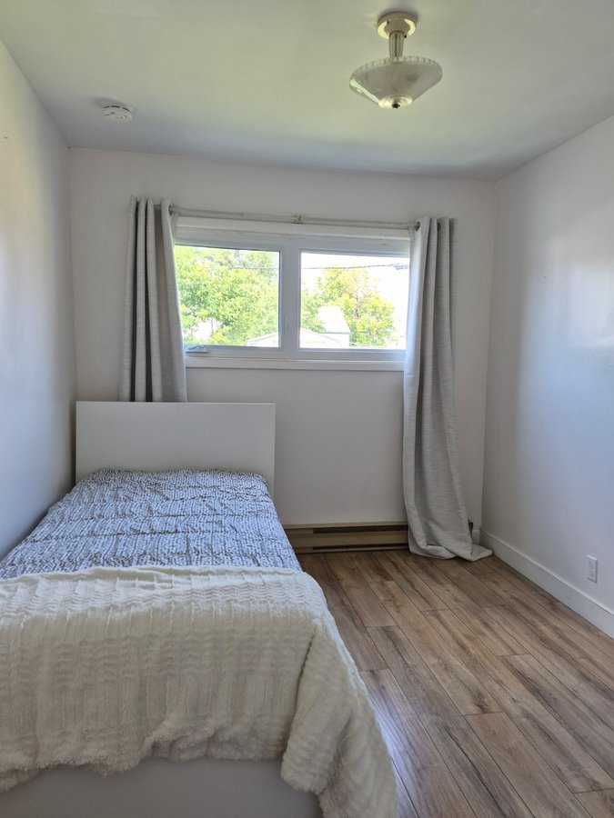 1935 William Avenue West - Photo 4