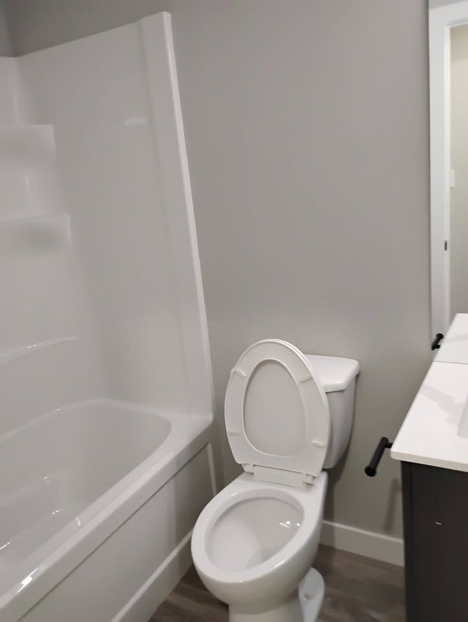 1145 Rosemount Avenue - Photo 4