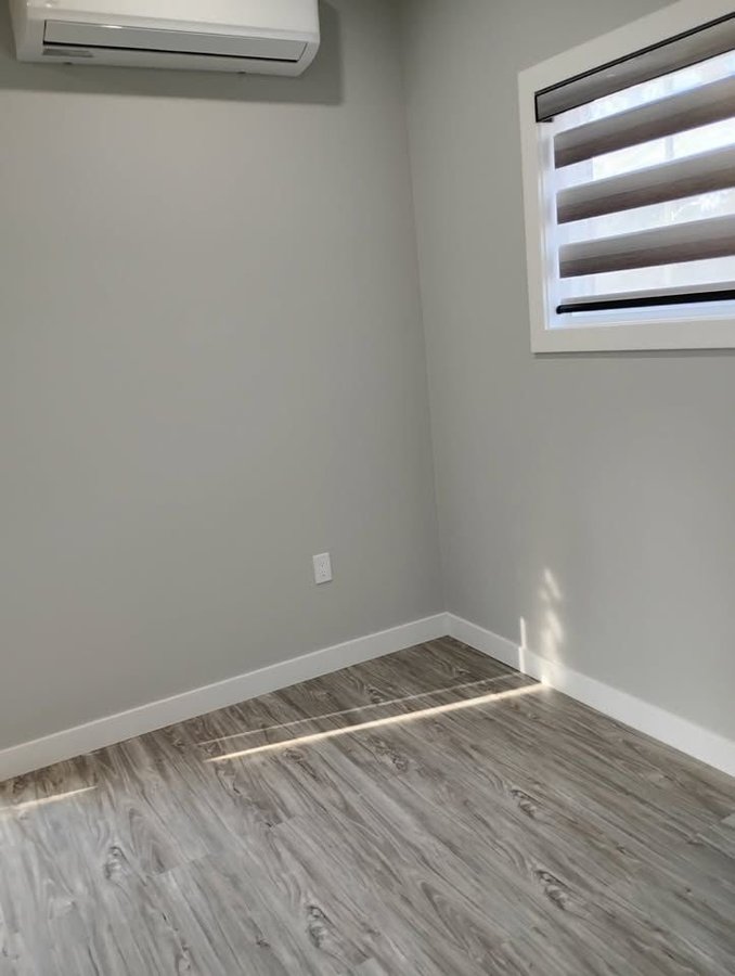 1145 Rosemount Avenue - Photo 5