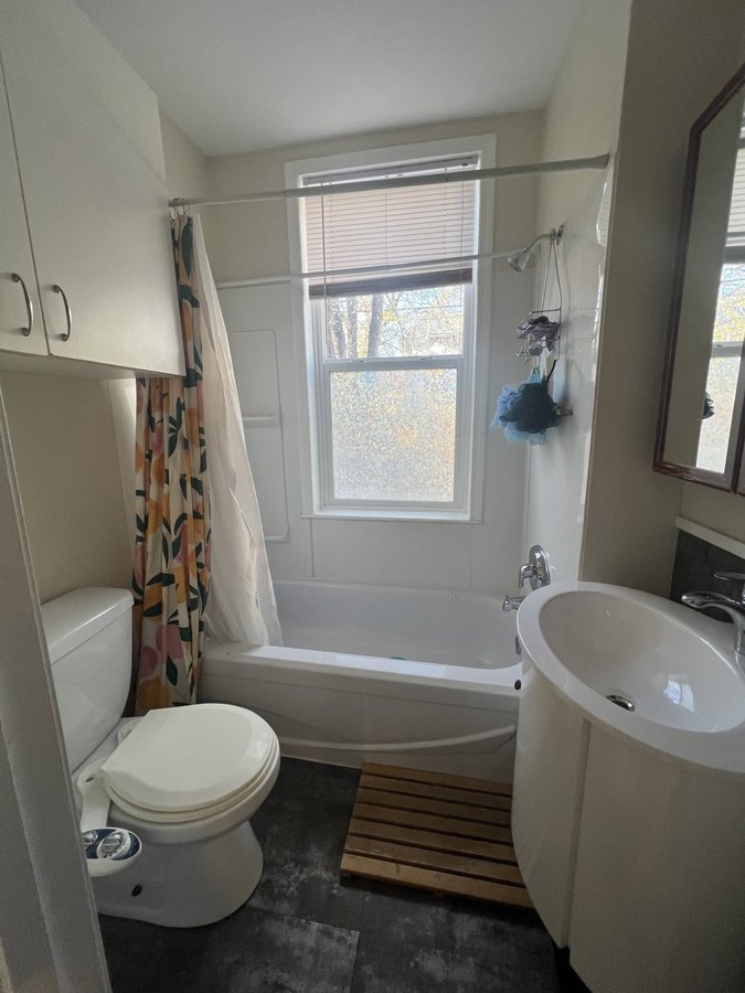 218 Young Street - Photo 3