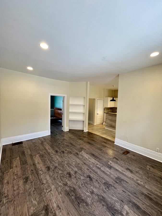 218 Young Street - Photo 5