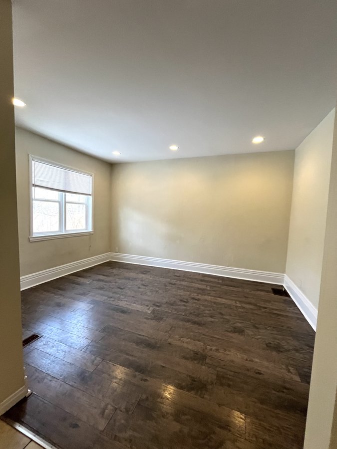 218 Young Street - Photo 4