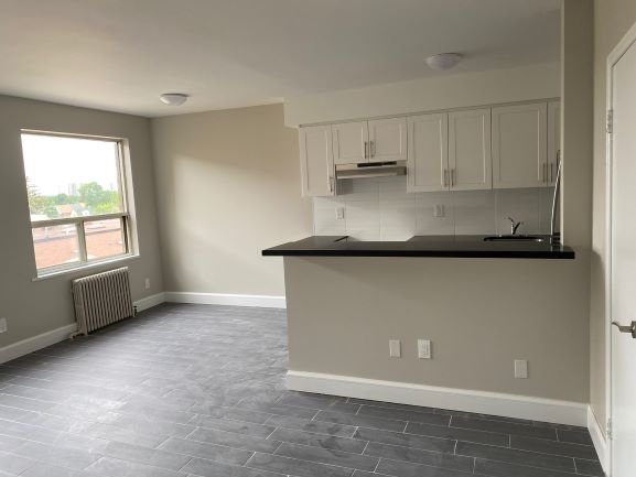 2558 Eglinton Avenue West - Photo 6