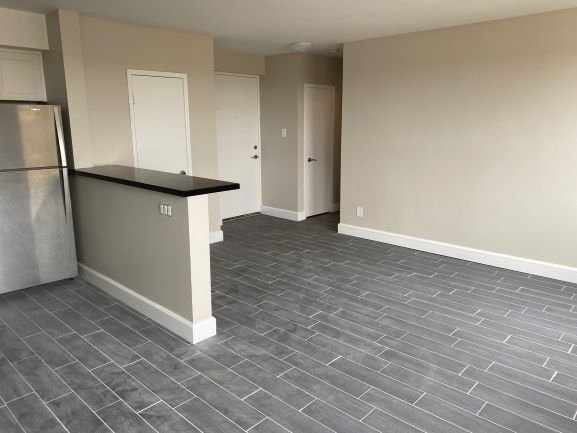 2558 Eglinton Avenue West - Photo 7