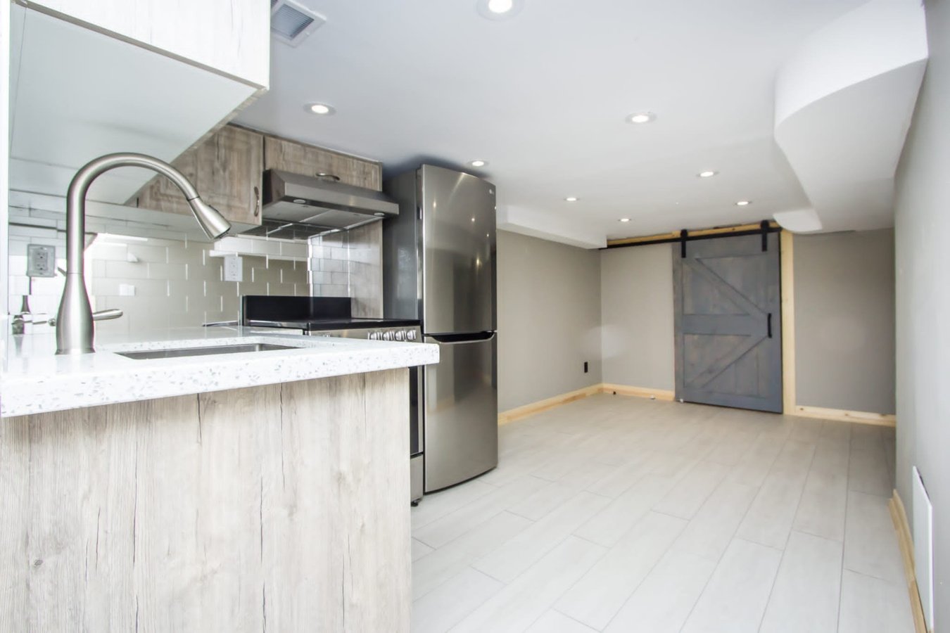 100 Blakley Avenue - Photo 2