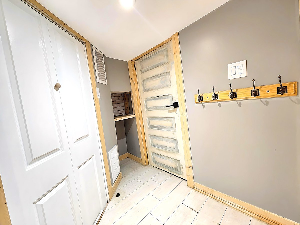 100 Blakley Avenue - Photo 1