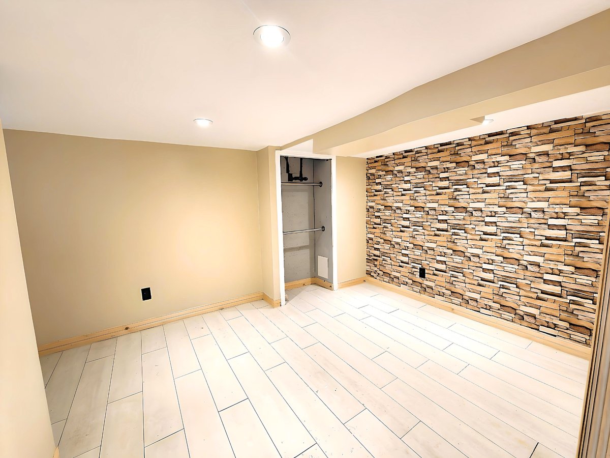 100 Blakley Avenue - Photo 4