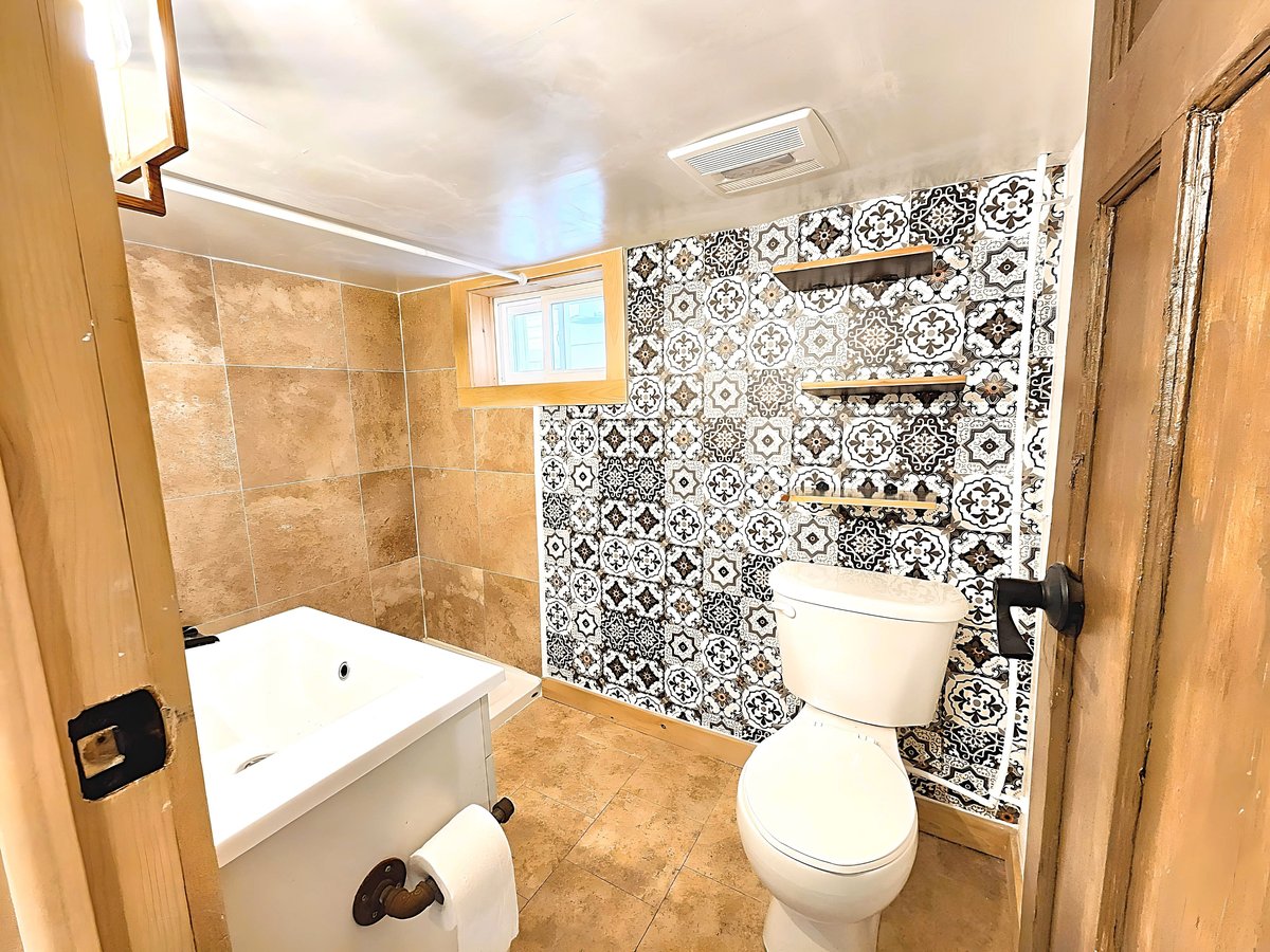 100 Blakley Avenue - Photo 8