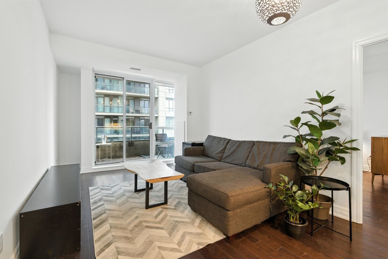 500 Saint Clair Avenue West - Photo 4