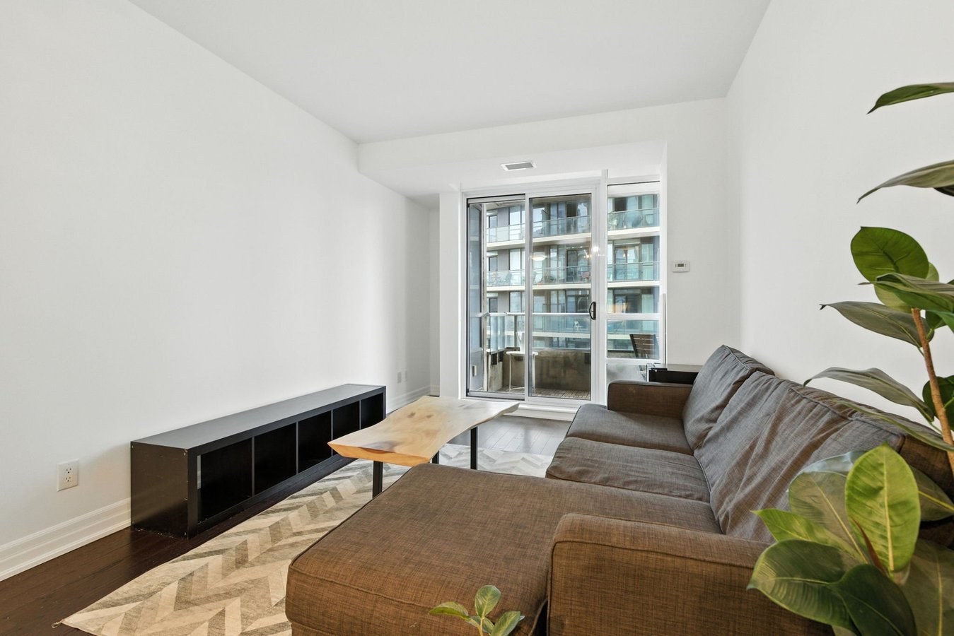 500 Saint Clair Avenue West - Photo 5
