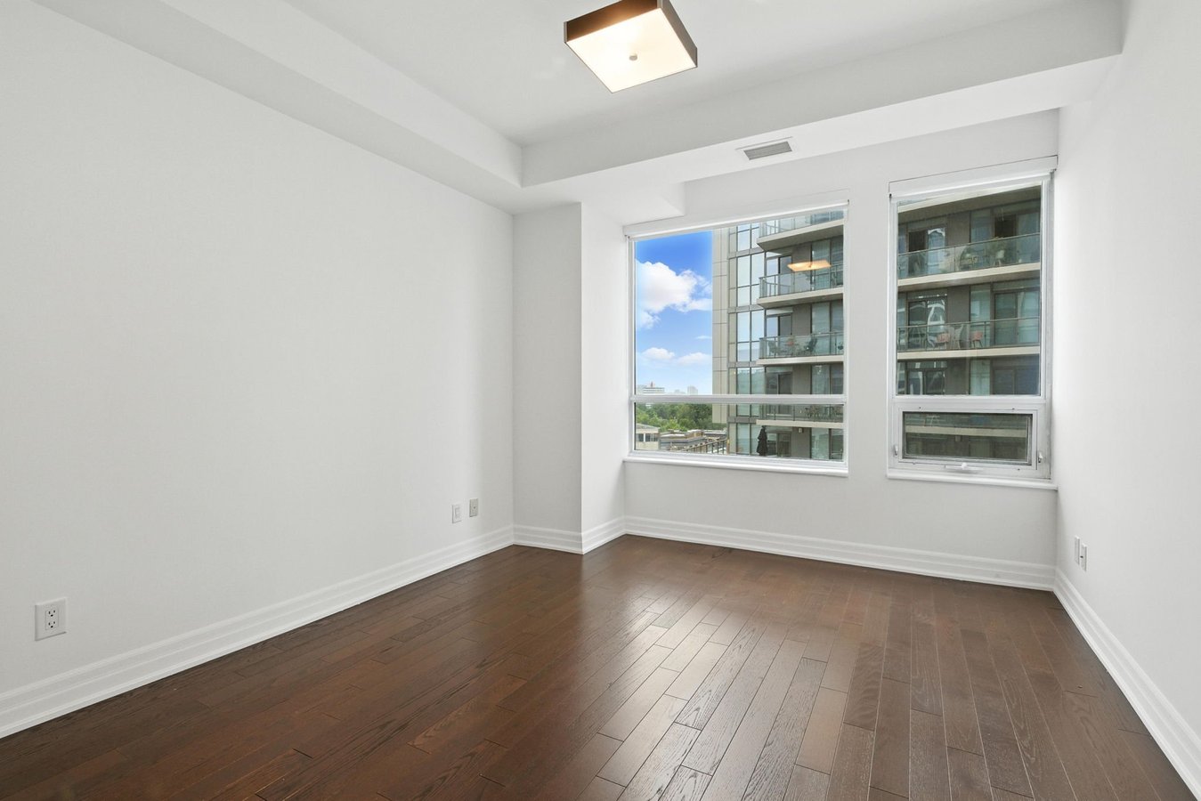 500 Saint Clair Avenue West - Photo 12