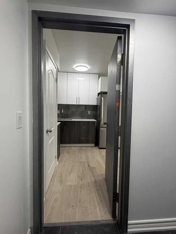 266 Glenholme Avenue - Photo 2