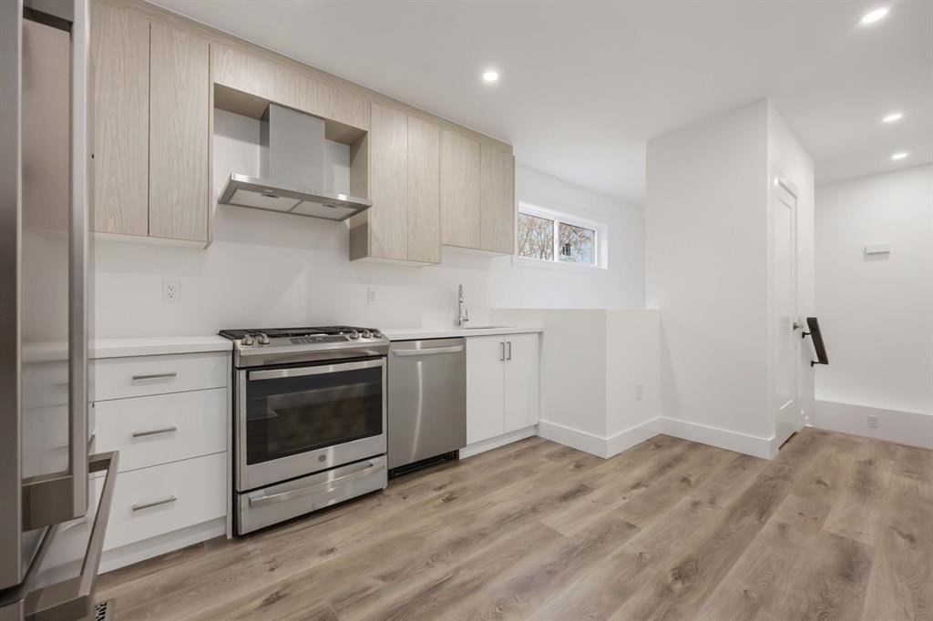 1937 Lawrence Avenue West - Photo 4